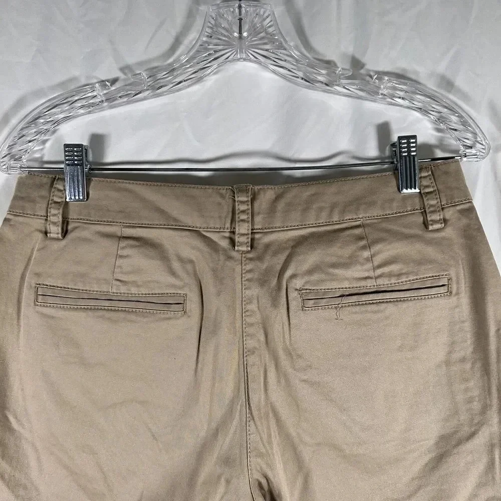 Old Navy Shorts Women's 6 Khaki Stretch Low Waist Cotton Blend Rolled Hem